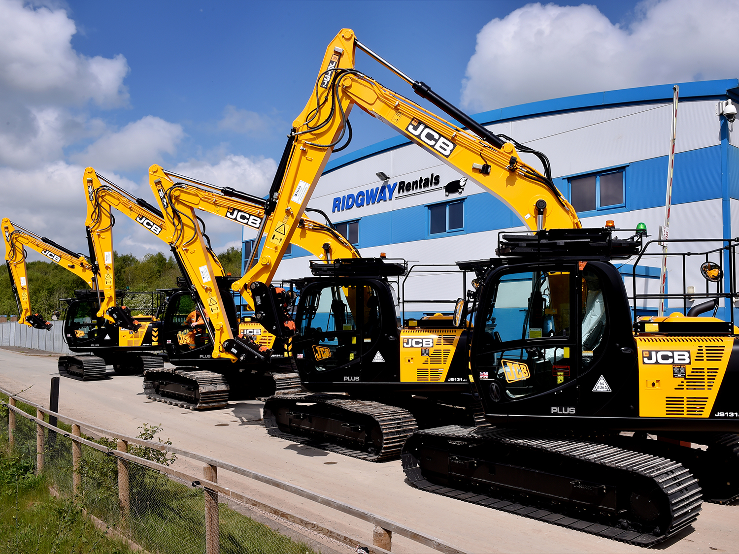 jcb-js131-excavator-hire-from-ridgway-rentals-nationwide-hire