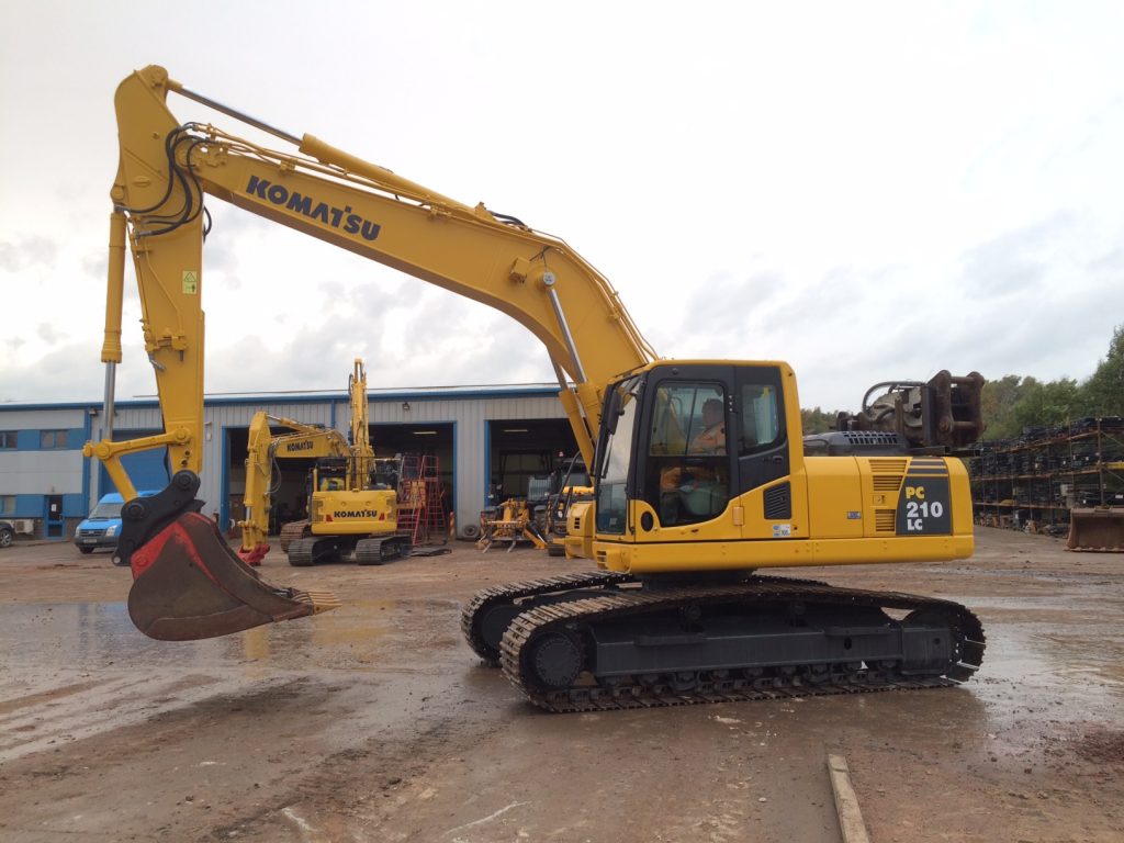 Used Excavator Shipped to Africa - Worldwide Plant Sales at Ridgway