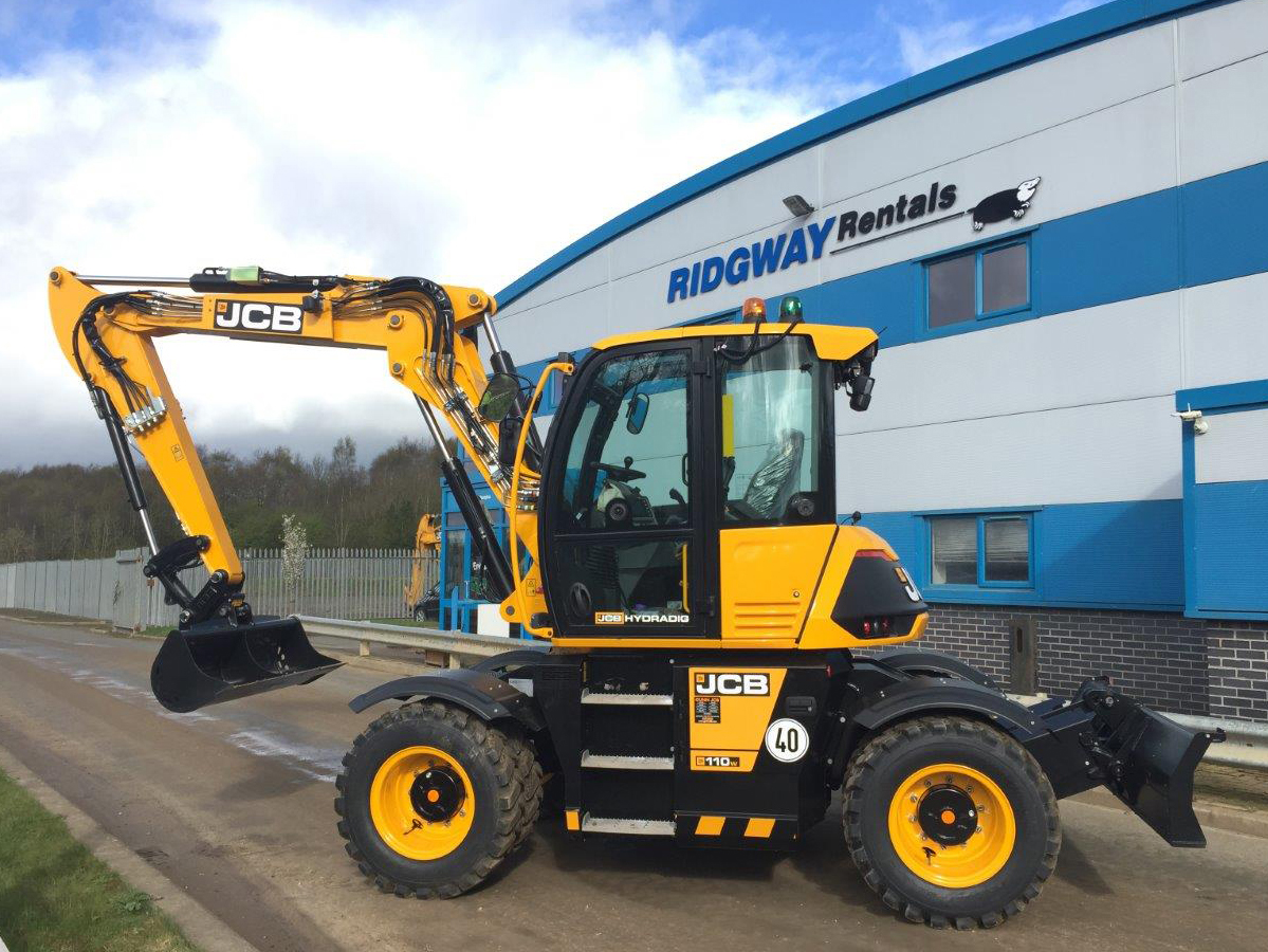 10 Ton Wheeled Excavator Hire JCB Hydradig 110W 10 Ton Duck