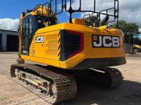 rear of 20 ton JCB excavator