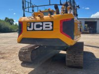 rear of 20 ton JCB excavator