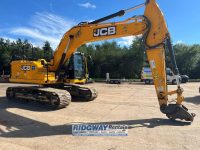 right hand side of 20 ton JCB excavator