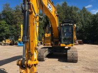 JCB JS220 L SV front